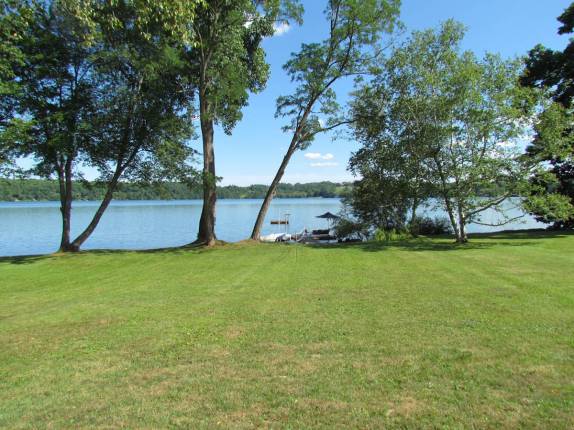 Nossa vista na 'Casa do Lago', em Lakeville, estado de Connecticut, nos Estados Unidos